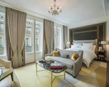 DE CRILLON - 3