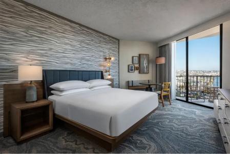 Sheraton San Diego & Marina - 40