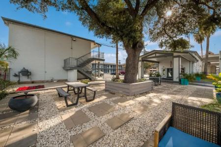 SureStay by Best Western San Antonio Riverwalk - 25