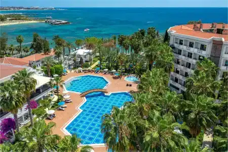 Utopia Resort & Residence - 15