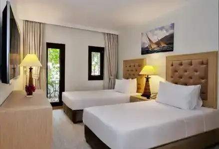 DoubleTree by Hilton Bodrum Marina Vista - 41