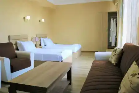 l Plaza - 34