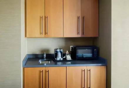 DoubleTree by Hilton New York - 60