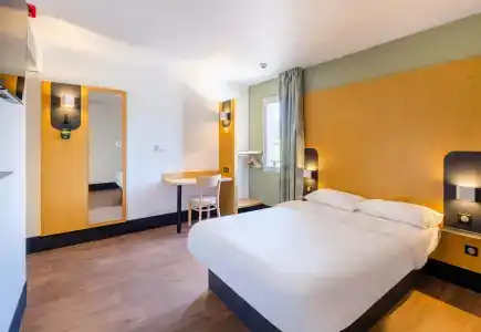 b&b hôTel Cannes La Bocca Plage - 33