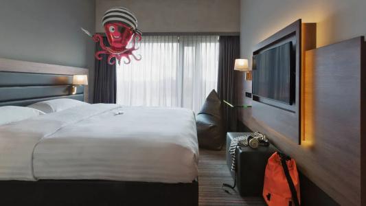 Moxy Amsterdam Houthavens - 14