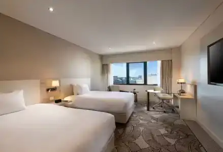 Hilton - 37