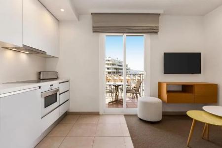 Ramada & Suites by Wyndham Costa del Sol Fuengirola - 125