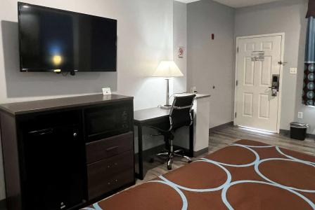 Super 8 by Wyndham Houston North I-45 - 72