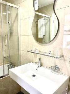 Universal - 21