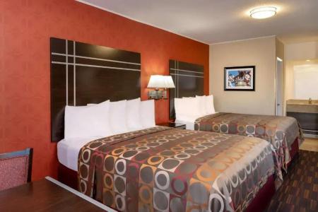 Best Western Plus Raffles Inn & Suites - 56