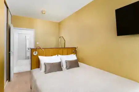 Emerald Downtown Suites - 24