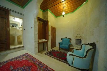 Holiday Cave - 109