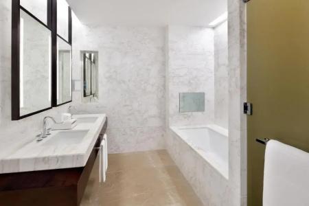 Address Sky View - 79