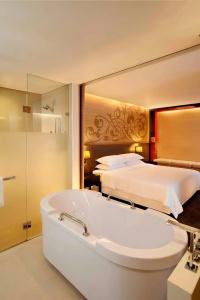 Four Points by Sheraton Bangkok, Sukhumvit 15 - SHA Certified - 58