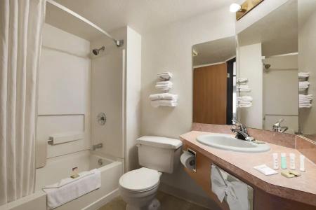 Super 8 by Wyndham Austin North/University Area - 18