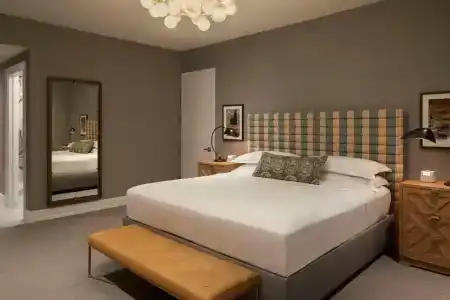 Hilton - 12