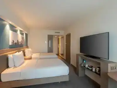 Hampton by Hilton Düsseldorf City Centre - 8