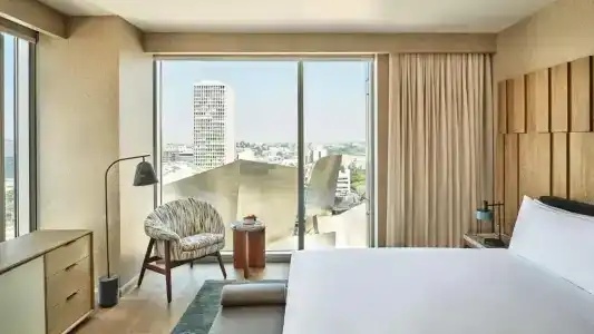Conrad Los Angeles - 80