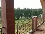 Коттедж с 5 комнатами с балконом и с красивым видом из окна