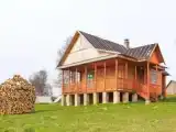 Коттедж c 1 комнатой с красивым видом из окна
