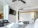 Трёхместный номер Deluxe с видом на море