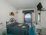 Трёхместный номер Стандарт с балконом и с видом на море