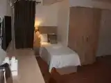 Трёхместный номер Deluxe с видом на сад