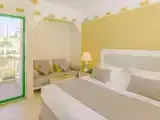 Двухместный номер с видом на бассейн