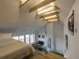 Студия с видом на город