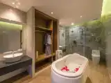 Вилла с балконом