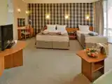 Студия Стандарт с балконом и с частичным видом на море