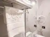 Полулюкс с балконом и с частичным видом на море
