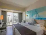 Двухместный номер Стандарт с частичным видом на море