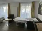 Трёхместный номер Стандарт с балконом и с видом на горы