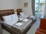 Трёхместный номер Стандарт с балконом и с видом на горы