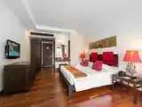 Двухместный номер Deluxe с балконом и с видом на бассейн