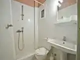 Трёхместный номер Стандарт с балконом и с видом на гавань