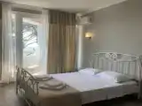 Двухместный номер Стандарт с частичным видом на море