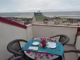 Семейный люкс с балконом и с частичным видом на море
