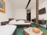 Трёхместный номер Стандарт с балконом