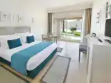 Двухместный семейный номер Deluxe с видом на сад