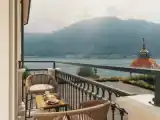 Полулюкс с балконом и с частичным видом