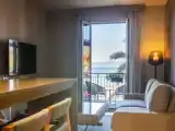Люкс с балконом и с видом на море