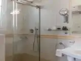 Двухместный номер Стандарт с балконом и с частичным видом на море
