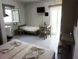 Трёхместный номер Стандарт Цокольный этаж
