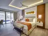 Полулюкс Swim Out Luxury