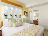 Люкс Luxury с 2 комнатами с балконом и с видом на сад