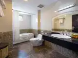 Трёхместный номер Deluxe с видом на город