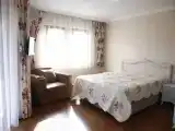 Студия с балконом и с видом на горы