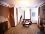 Коттедж с 5 комнатами с балконом